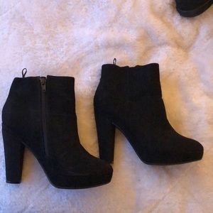 Black heeled boots